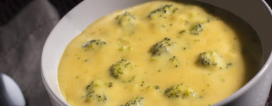 LCHF Brokkolisuppe mit Käse